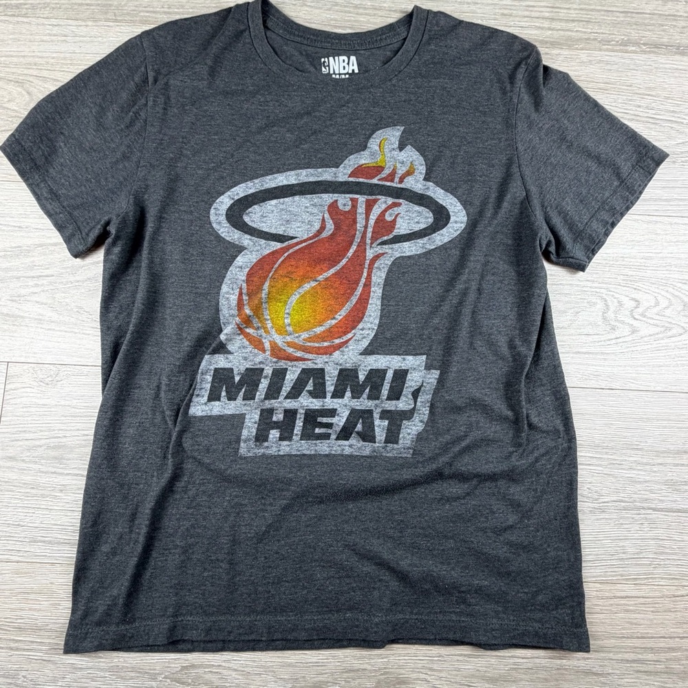 NBA Miami Heat Shirt Mens Medium Gray‎ T-Shirt Basketball Shaq